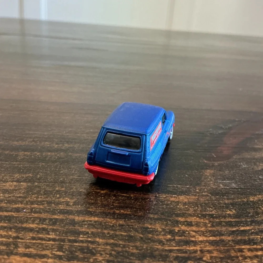 Hot Wheels Custom 69 Volkswagen Squareback Blue Pinstriping‎ HW Art Cars 2016